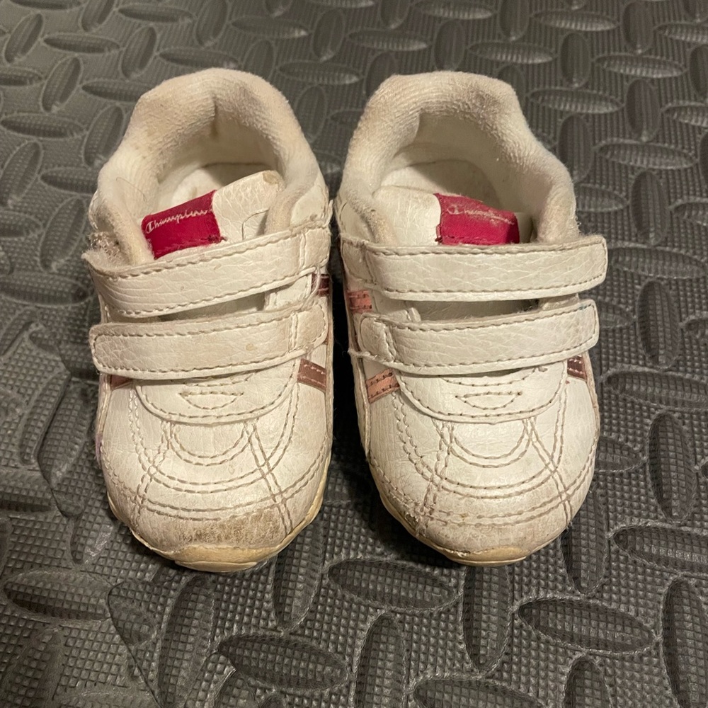 2 Pairs of Toddler Size 4W sneakers - Picture 3 of 4